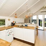 6 Person In Sjaellands Odde-by Traum * Yderby